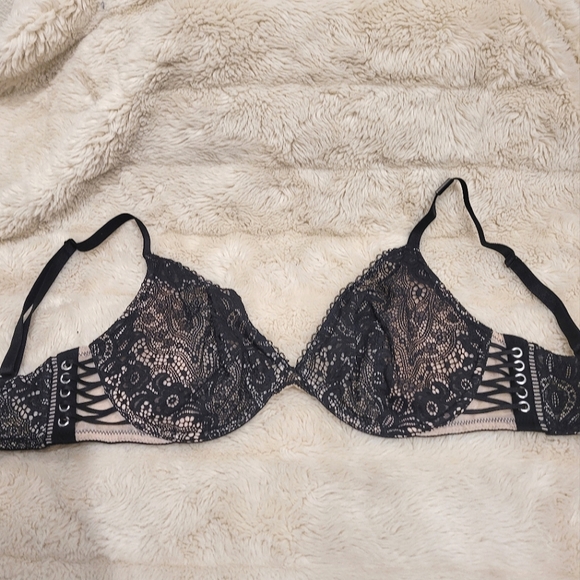 🍒NWT🍒 VS VERY SEXY WICKED UNLINED PLUNGE BRA - Picture 4 of 7